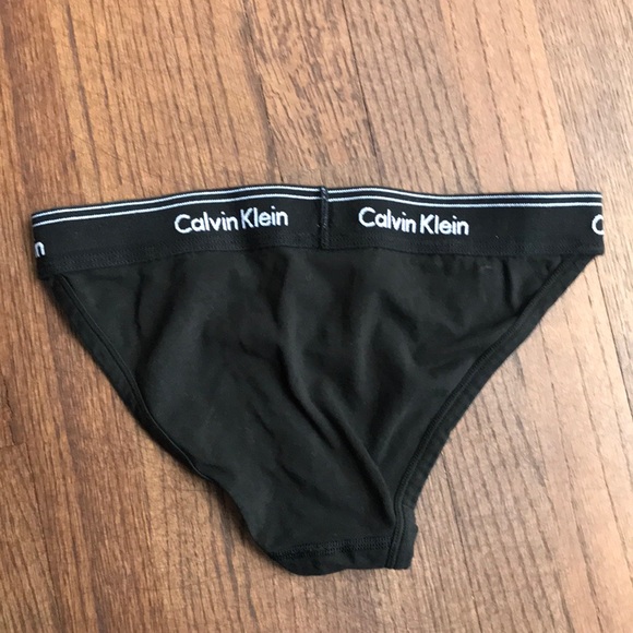 Calvin Klein bra and underwear - Picture 5 of 6